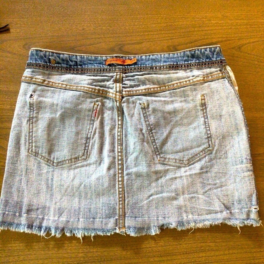 VINTAGE VIGOSS PATCH DISTRESSED MINI SKIRT 7/8 - Picture 4 of 11